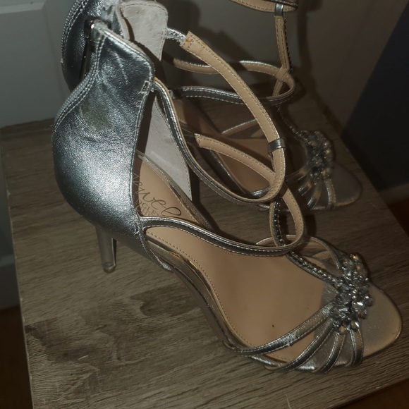 Silver jewelry embellished heels - Picture 2 of 5